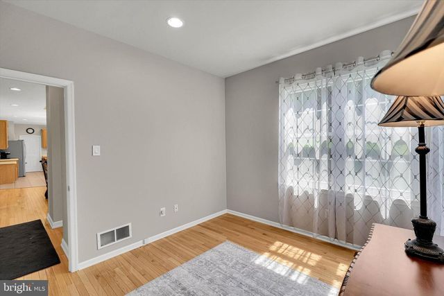 8 SWEET BRIAR RD, Coatesville, PA 19320