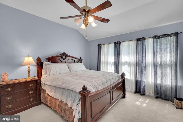 8 SWEET BRIAR RD, Coatesville, PA 19320