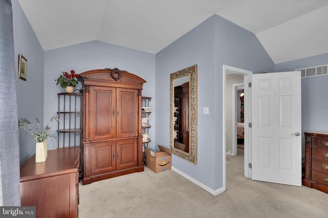 8 SWEET BRIAR RD, Coatesville, PA 19320