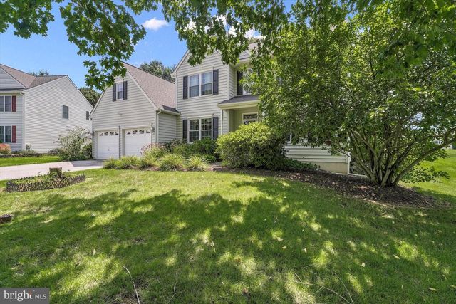 8 SWEET BRIAR RD, Coatesville, PA 19320