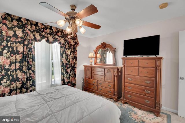 8 SWEET BRIAR RD, Coatesville, PA 19320