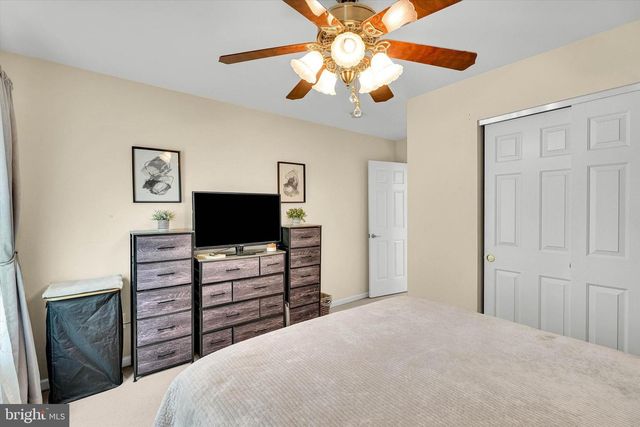 8 SWEET BRIAR RD, Coatesville, PA 19320