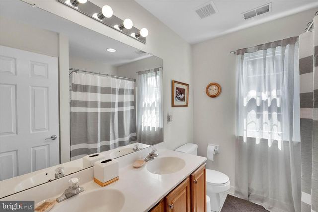 8 SWEET BRIAR RD, Coatesville, PA 19320