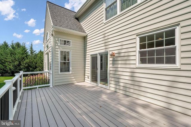 8 SWEET BRIAR RD, Coatesville, PA 19320