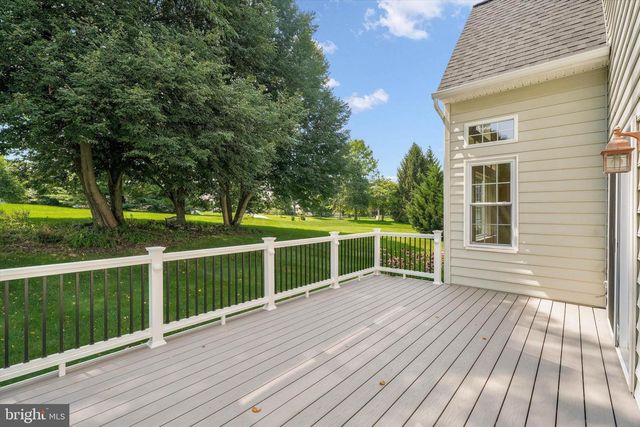 8 SWEET BRIAR RD, Coatesville, PA 19320