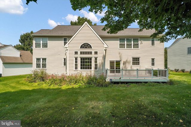 8 SWEET BRIAR RD, Coatesville, PA 19320