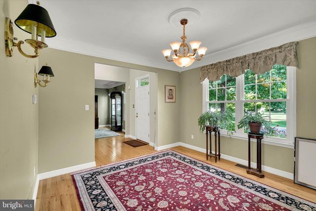 8 SWEET BRIAR RD, Coatesville, PA 19320