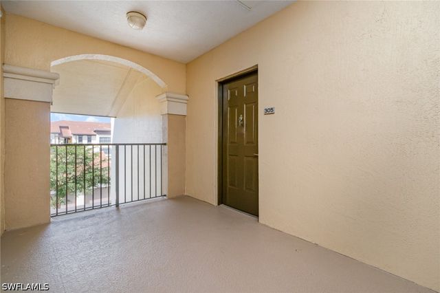 12965 Positano CIR 305, Naples, FL 34105