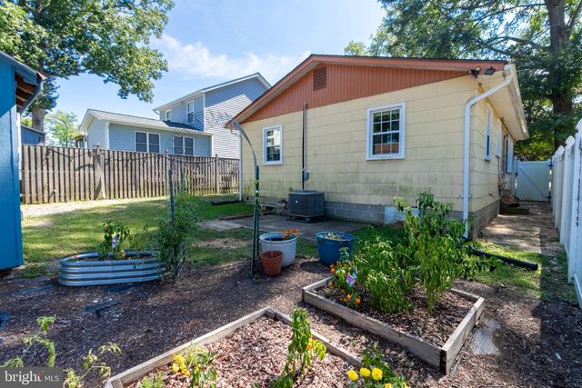 2109 SHORE DR, Edgewater, MD 21037