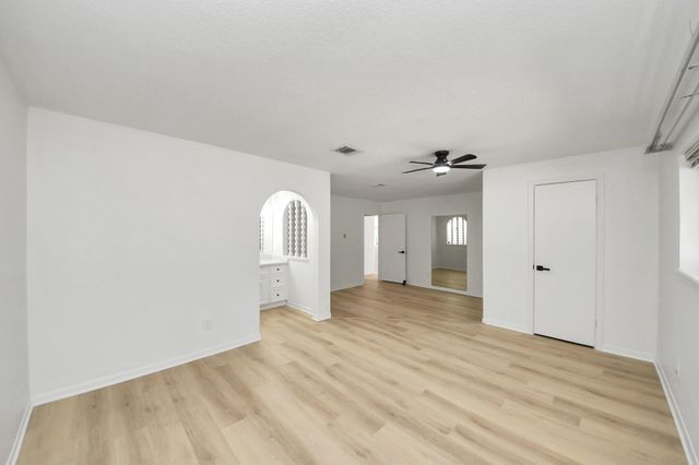 5018 Groveton Lane, Pearland, TX 77584