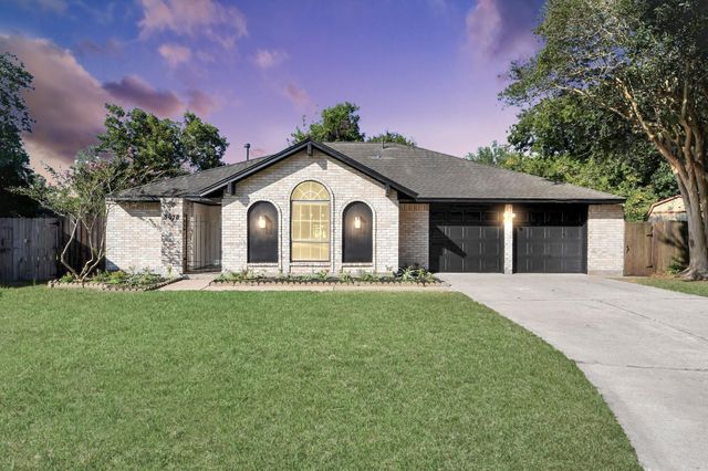 5018 Groveton Lane, Pearland, TX 77584