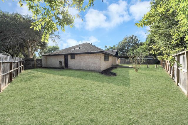 5018 Groveton Lane, Pearland, TX 77584