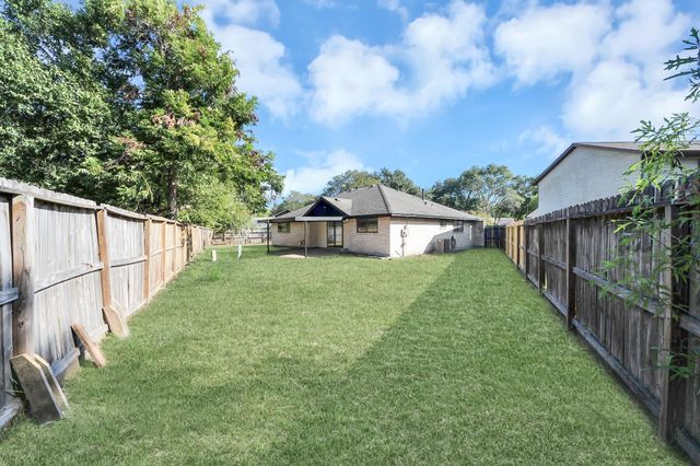 5018 Groveton Lane, Pearland, TX 77584