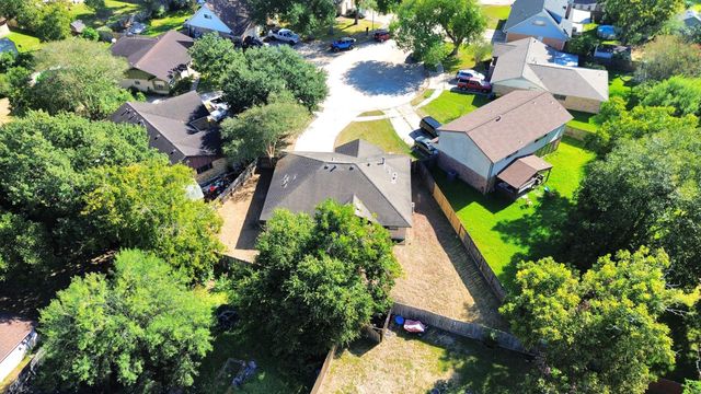 5018 Groveton Lane, Pearland, TX 77584