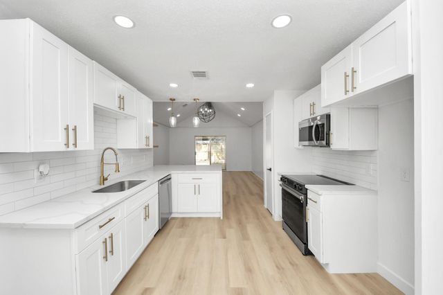 5018 Groveton Lane, Pearland, TX 77584