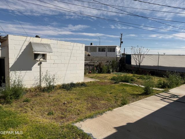 1104 CHEYENNE Trail, El Paso, TX 79925