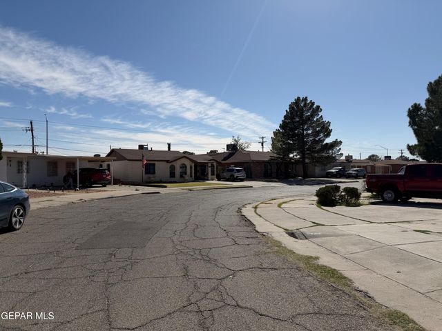 1104 CHEYENNE Trail, El Paso, TX 79925