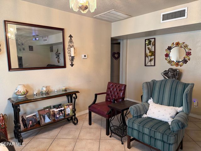 1104 CHEYENNE Trail, El Paso, TX 79925