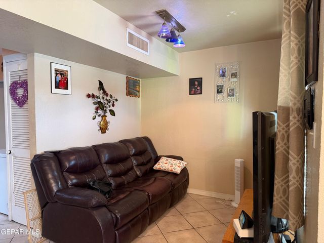 1104 CHEYENNE Trail, El Paso, TX 79925