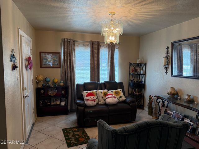 1104 CHEYENNE Trail, El Paso, TX 79925