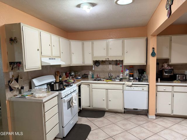 1104 CHEYENNE Trail, El Paso, TX 79925