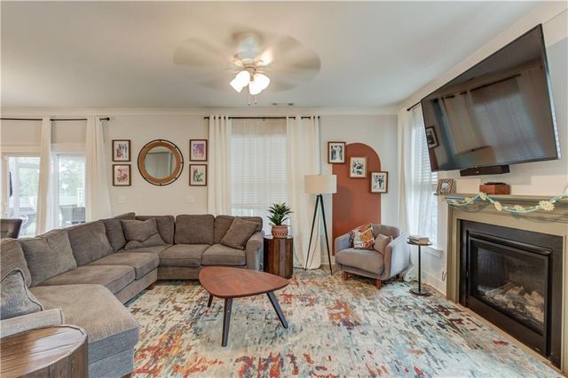 42 Sinclair Circle, Hoschton, GA 30548
