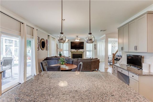 42 Sinclair Circle, Hoschton, GA 30548