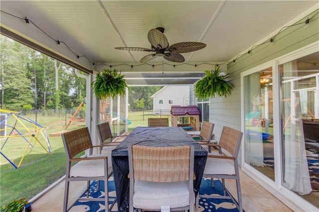 42 Sinclair Circle, Hoschton, GA 30548