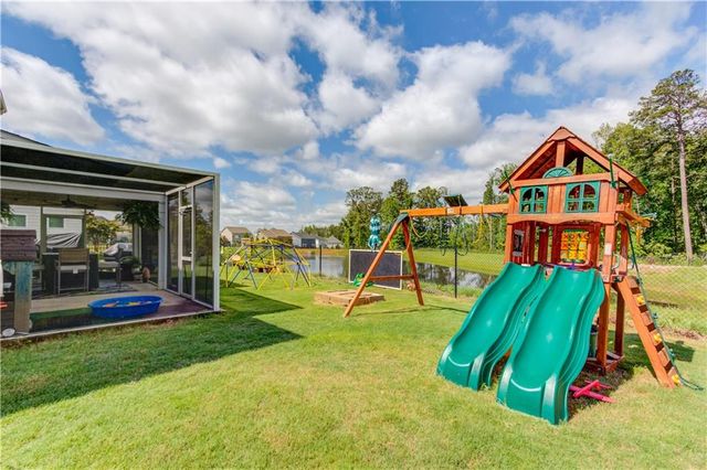 42 Sinclair Circle, Hoschton, GA 30548