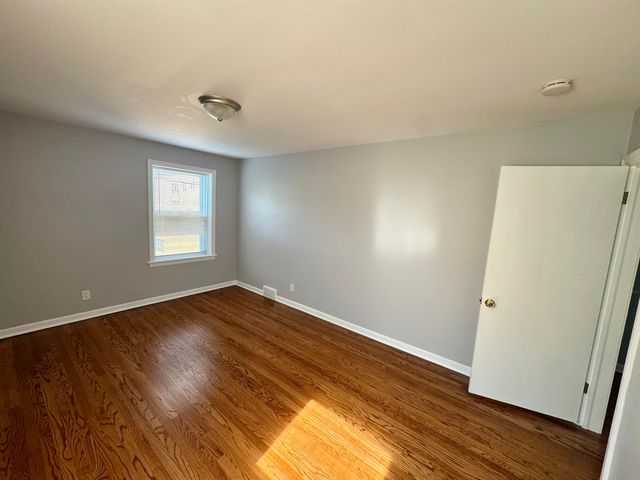 10324 Canterbury Street 1, Westchester, IL 60154