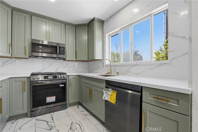 645 W Regent, Inglewood, CA 90301