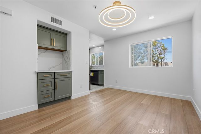 645 W Regent, Inglewood, CA 90301