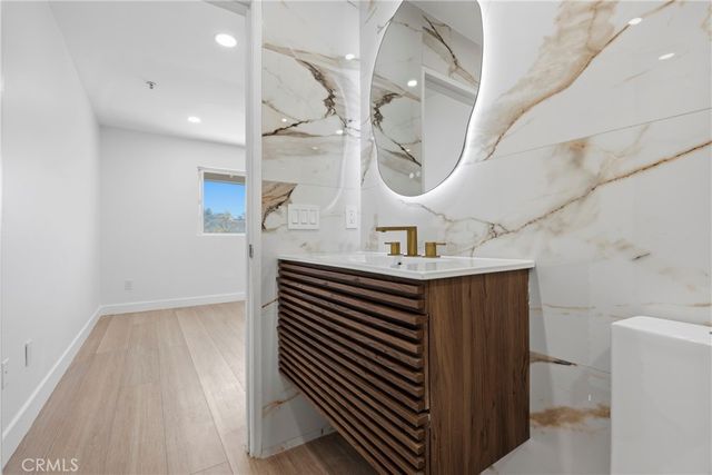 645 W Regent, Inglewood, CA 90301