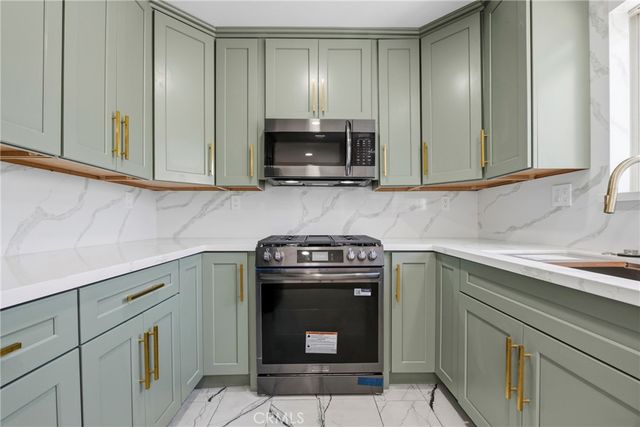 645 W Regent, Inglewood, CA 90301