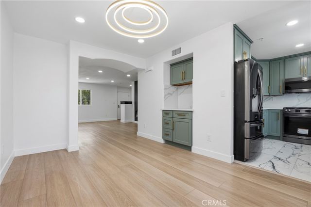 645 W Regent, Inglewood, CA 90301