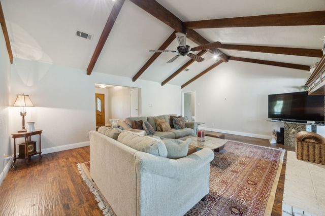 1425 N Peytonville, Southlake, TX 76092