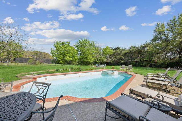 1425 N Peytonville, Southlake, TX 76092