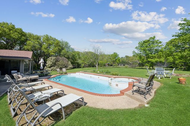 1425 N Peytonville, Southlake, TX 76092