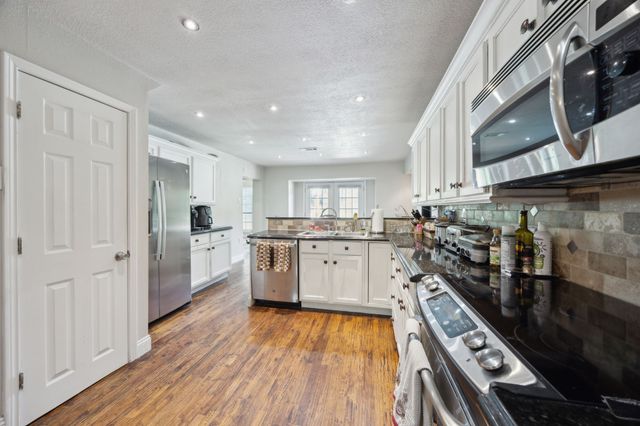 1425 N Peytonville, Southlake, TX 76092