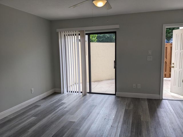633 EXECUTIVE CENTER Drive L104, West Palm Beach, FL 33401