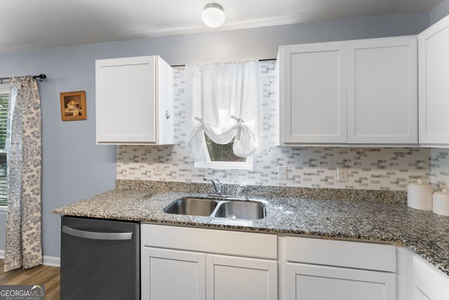 297 Sunrise Circle, Midway, GA 31320