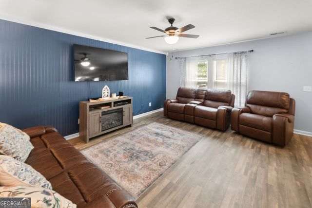 297 Sunrise Circle, Midway, GA 31320