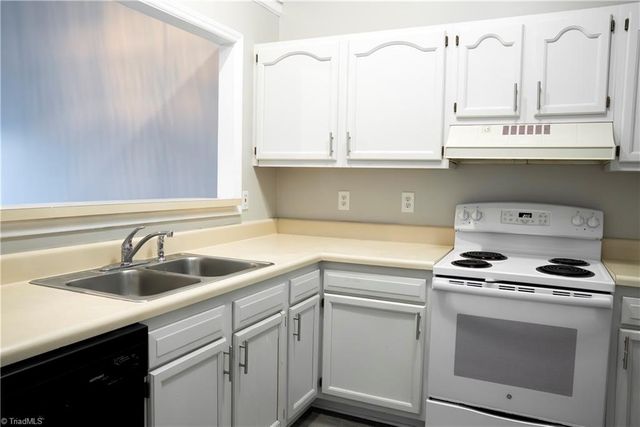 3131 WOODPOINT Street, Jamestown, NC 27282