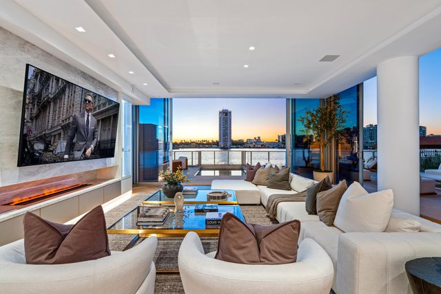 725 S Ocean Boulevard 101, Boca Raton, FL 33432