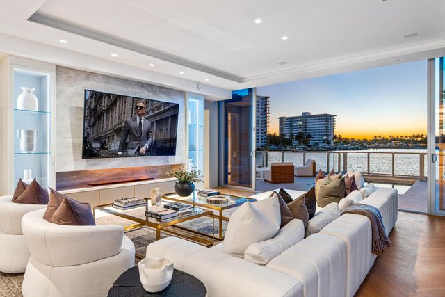 725 S Ocean Boulevard 101, Boca Raton, FL 33432