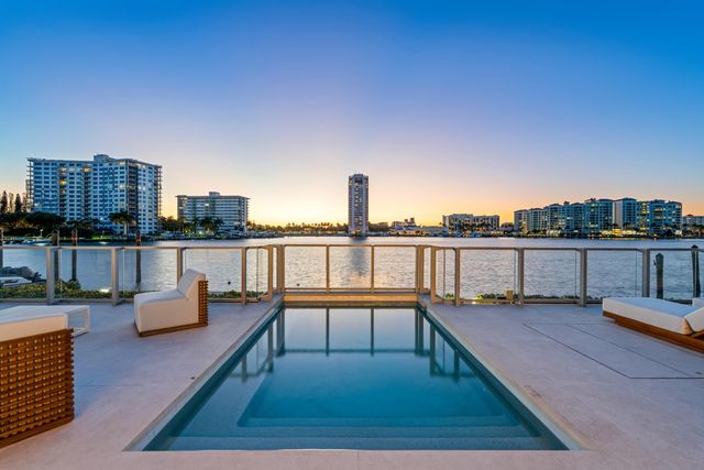 725 S Ocean Boulevard 101, Boca Raton, FL 33432