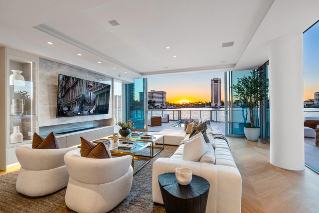 725 S Ocean Boulevard 101, Boca Raton, FL 33432