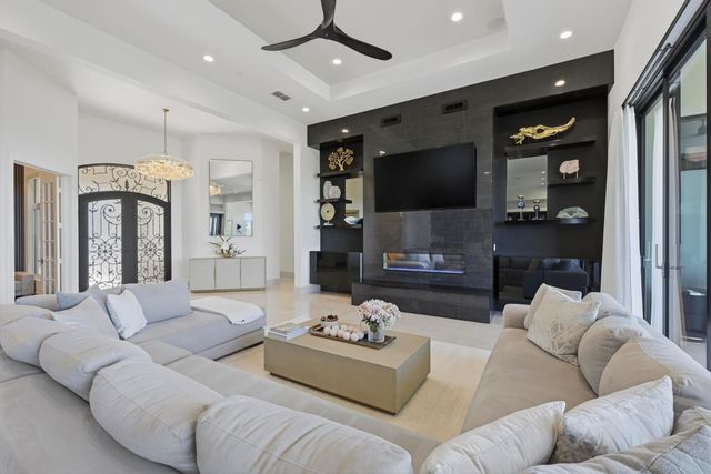 535 Serpa Way, Folsom, CA 95630