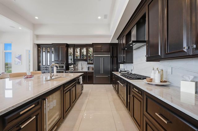 535 Serpa Way, Folsom, CA 95630