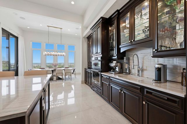 535 Serpa Way, Folsom, CA 95630